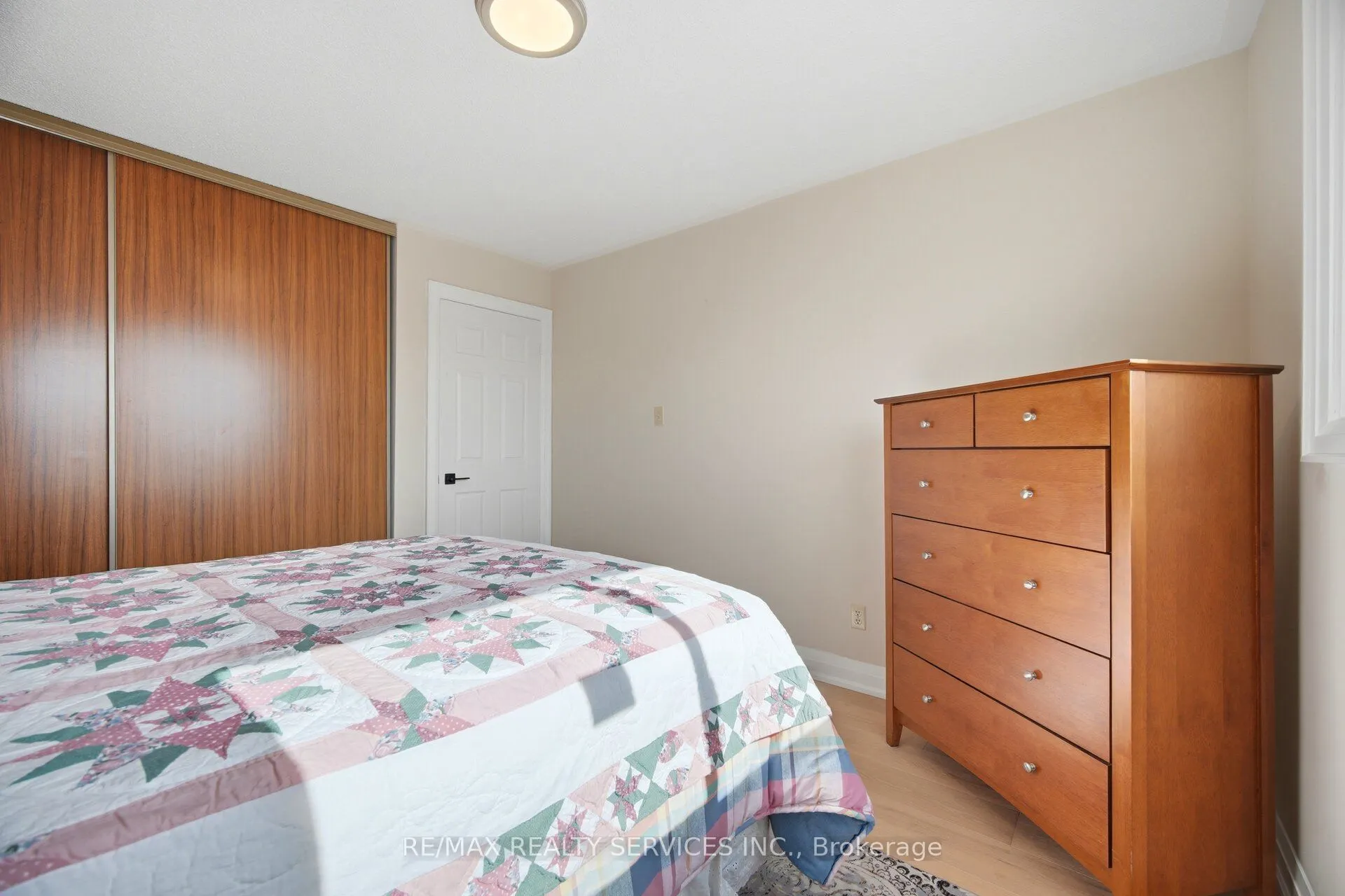 23 Newbury Crescent