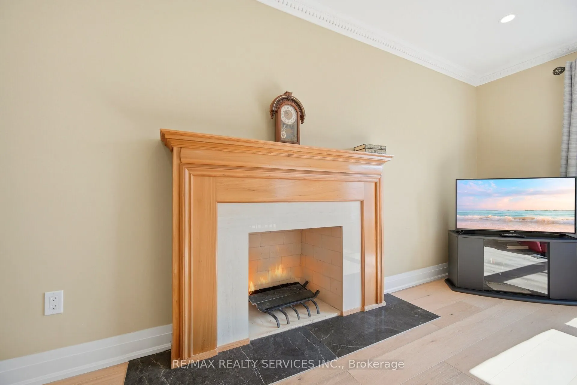 23 Newbury Crescent
