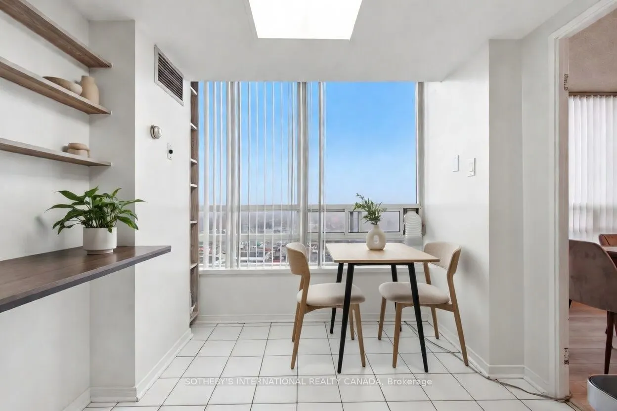 75 King Street E #1512