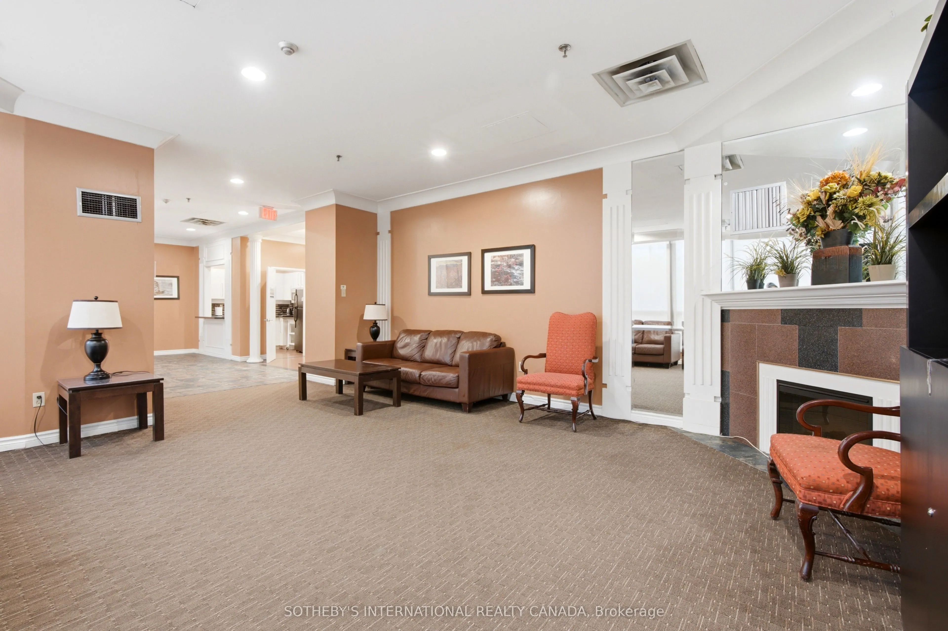 75 King Street E #1512