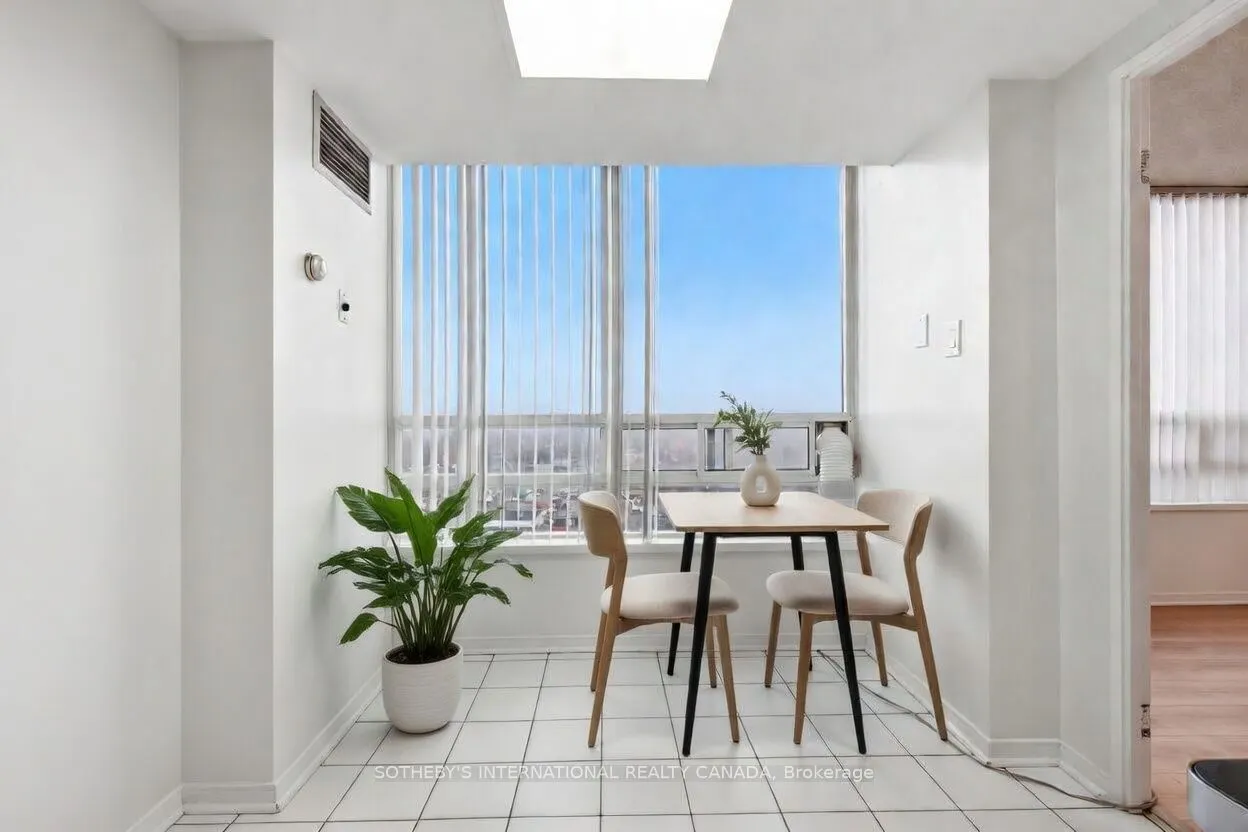75 King Street E #1512
