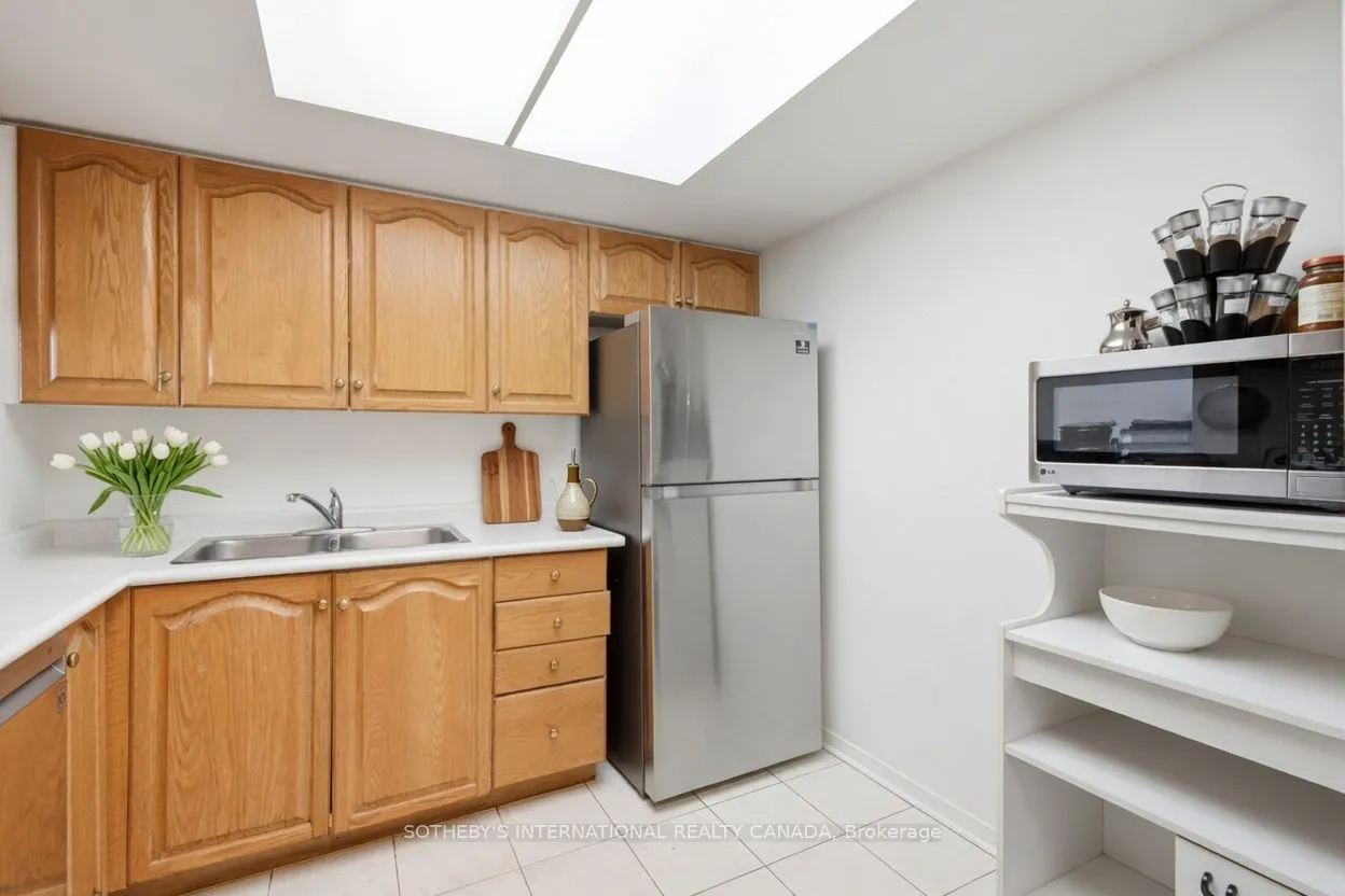75 King Street E #1703