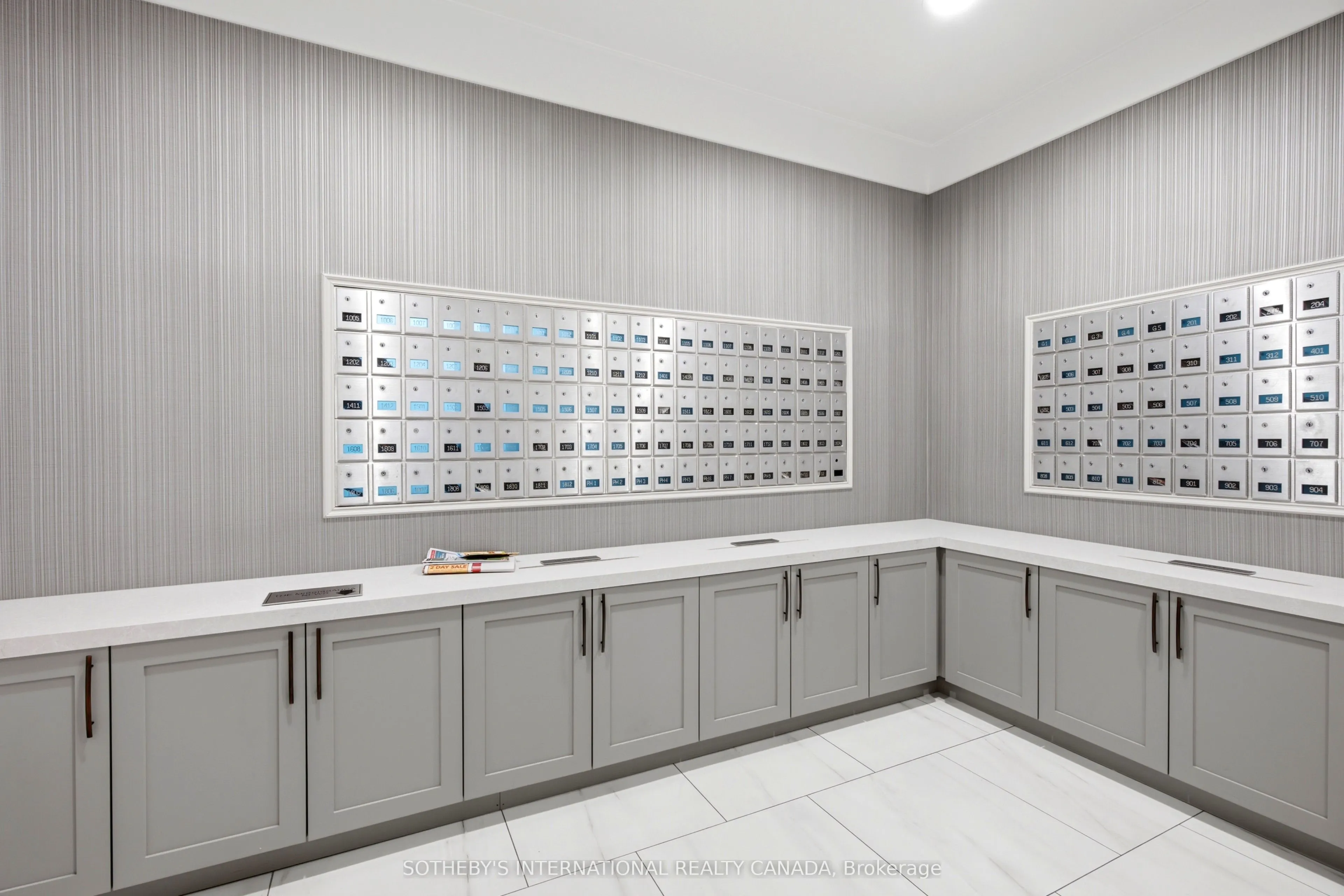 75 King Street E #1709