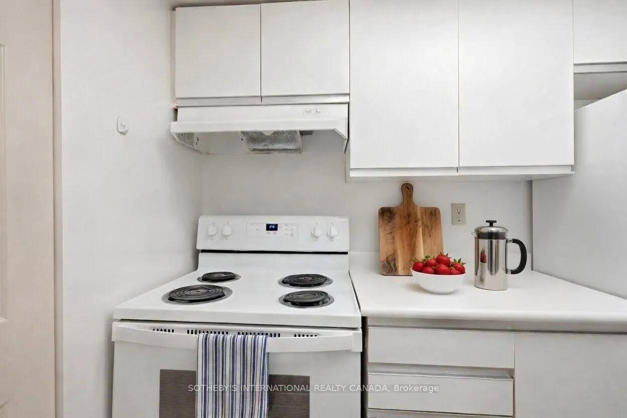 75 King Street E #1709