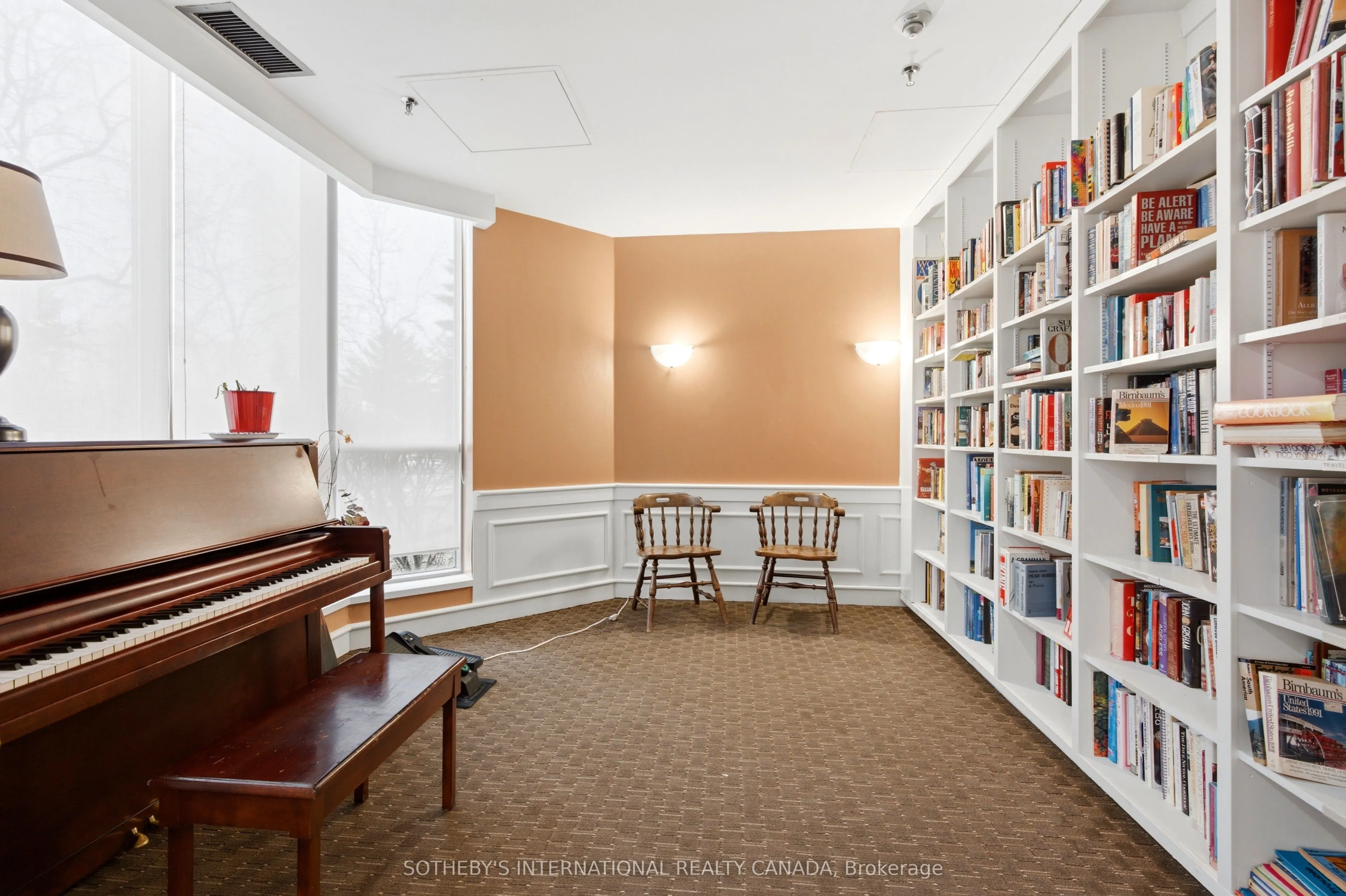 75 King Street E #1709