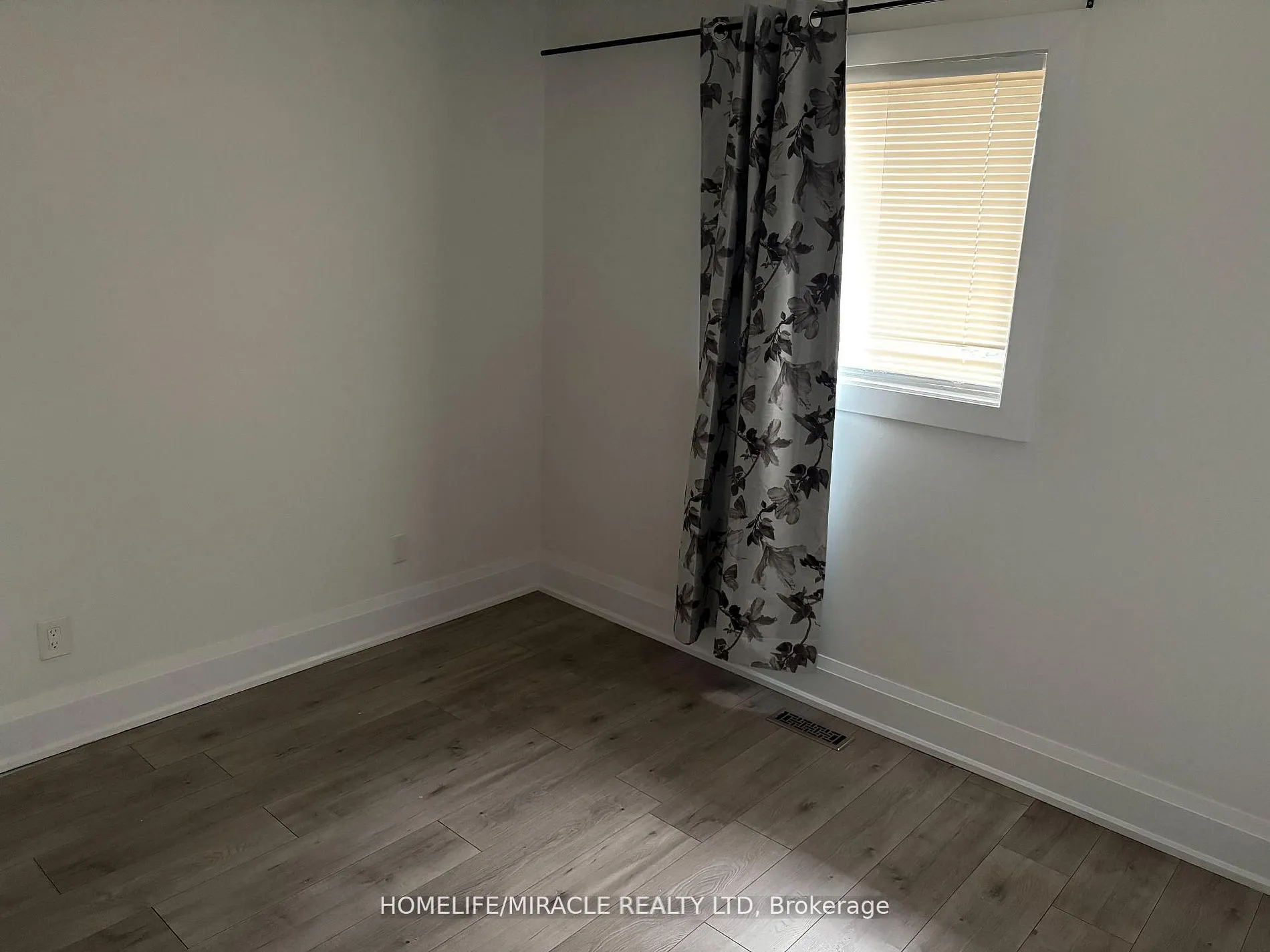 21 Ecclestone Drive #Main Floor