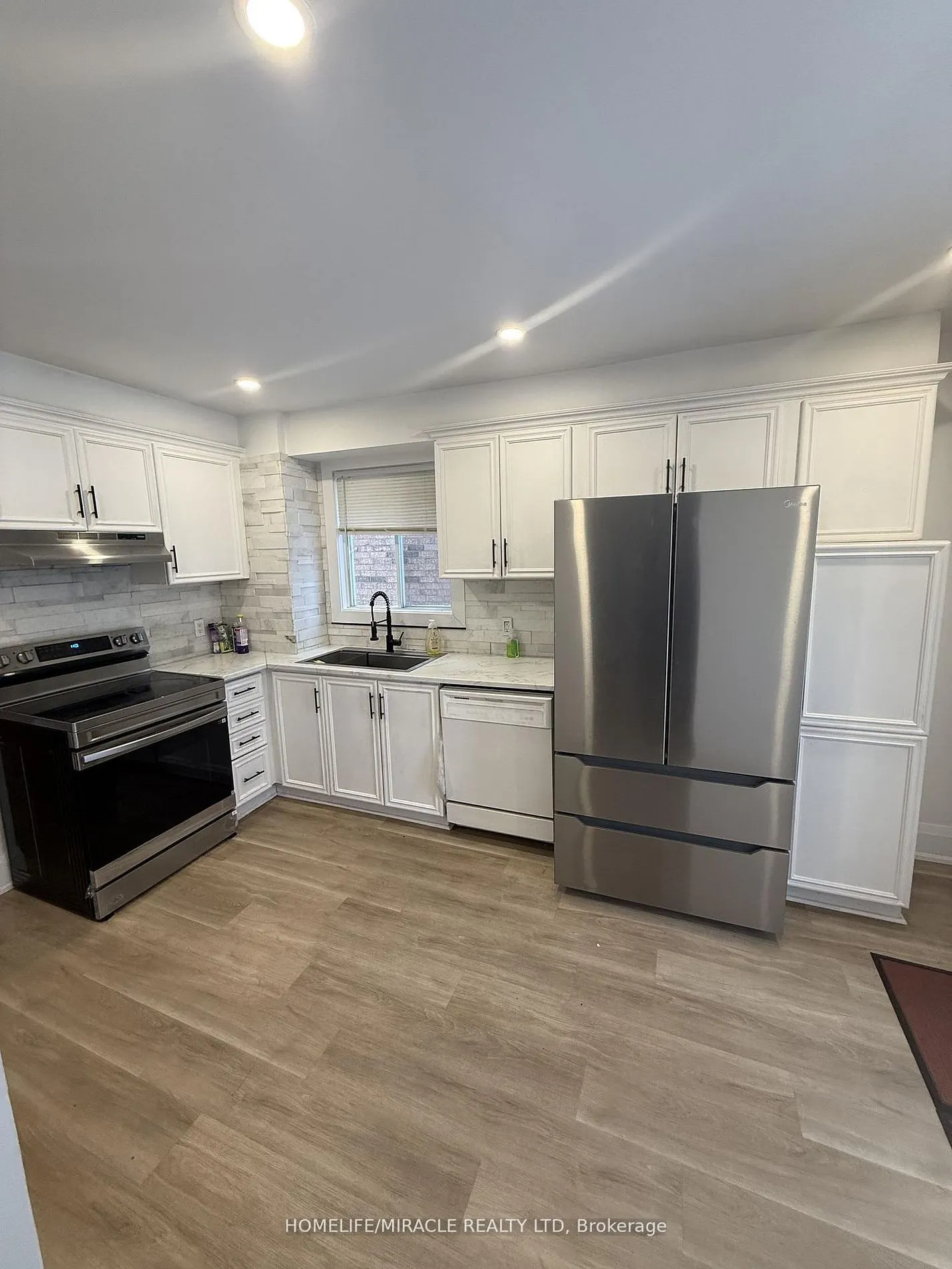 21 Ecclestone Drive #Main Floor