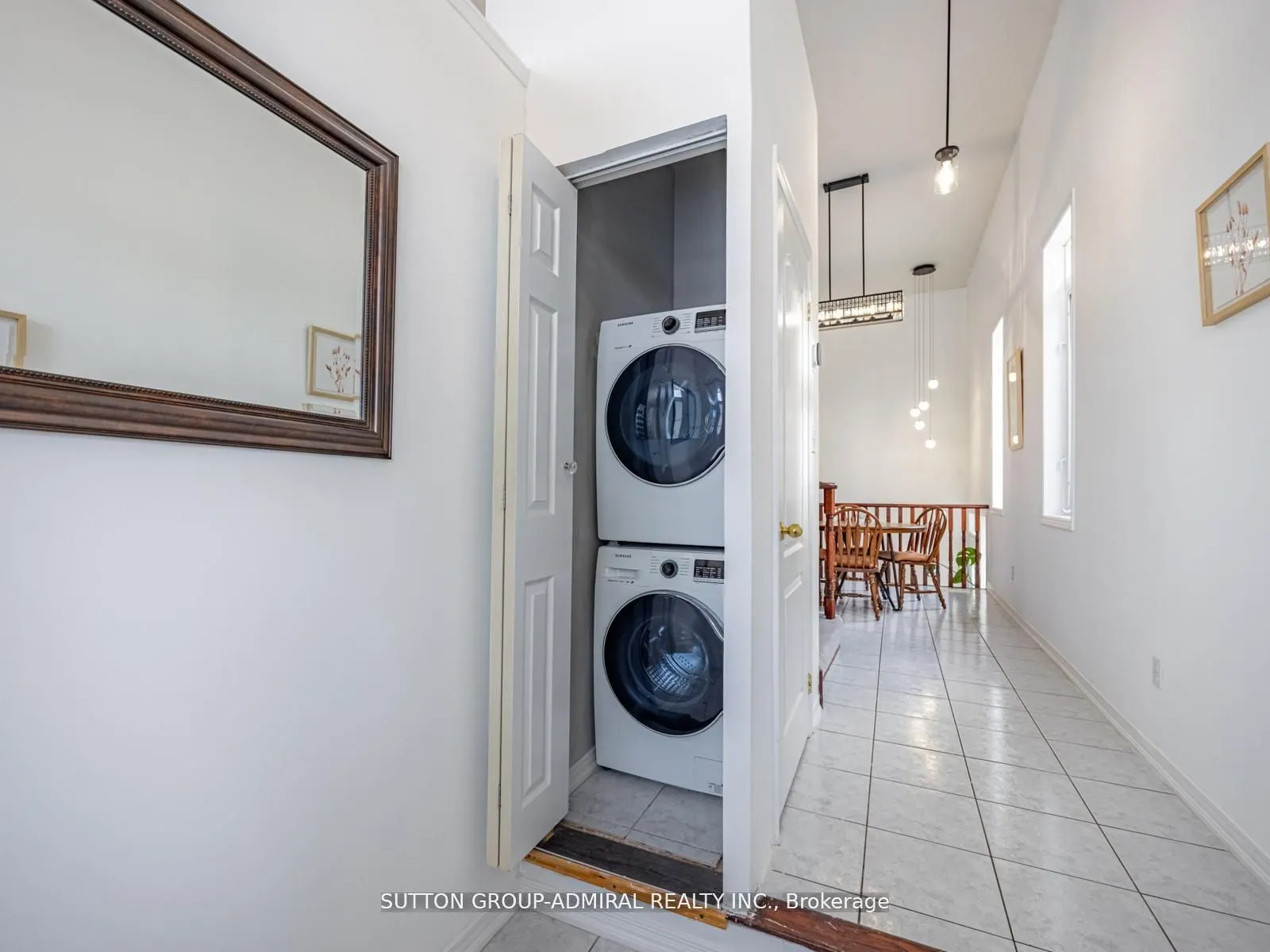 101 River Rock Crescent