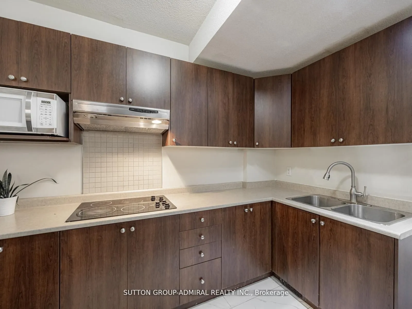101 River Rock Crescent