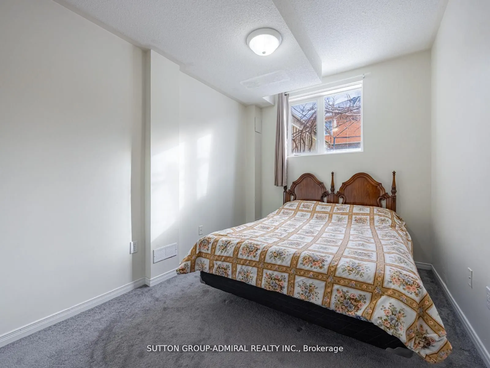 101 River Rock Crescent