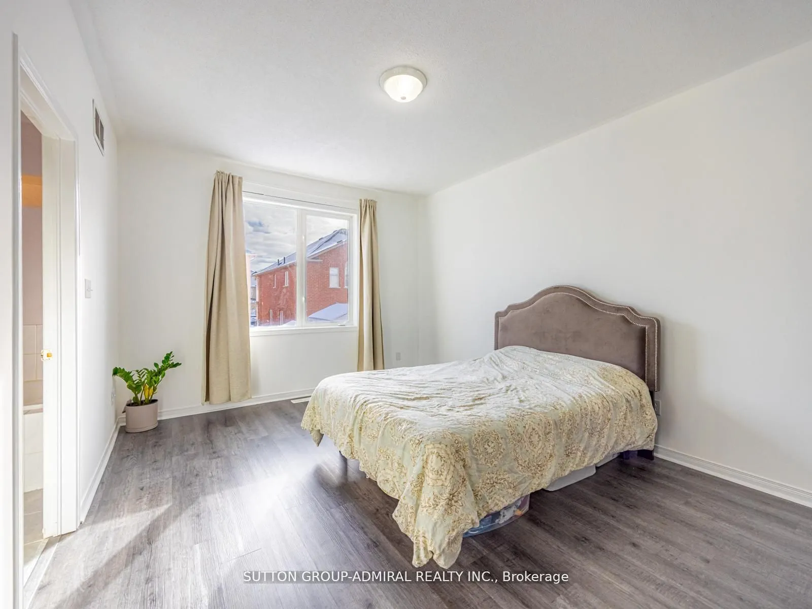 101 River Rock Crescent