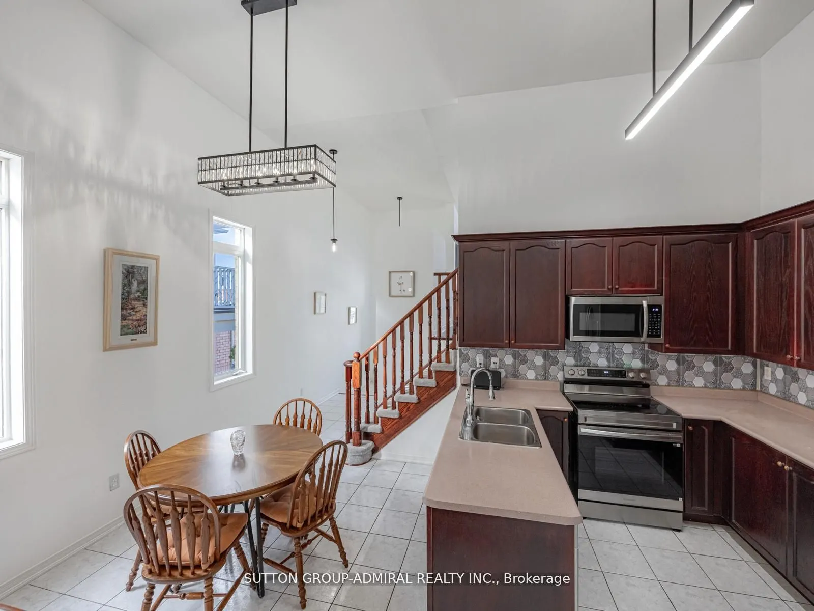 101 River Rock Crescent