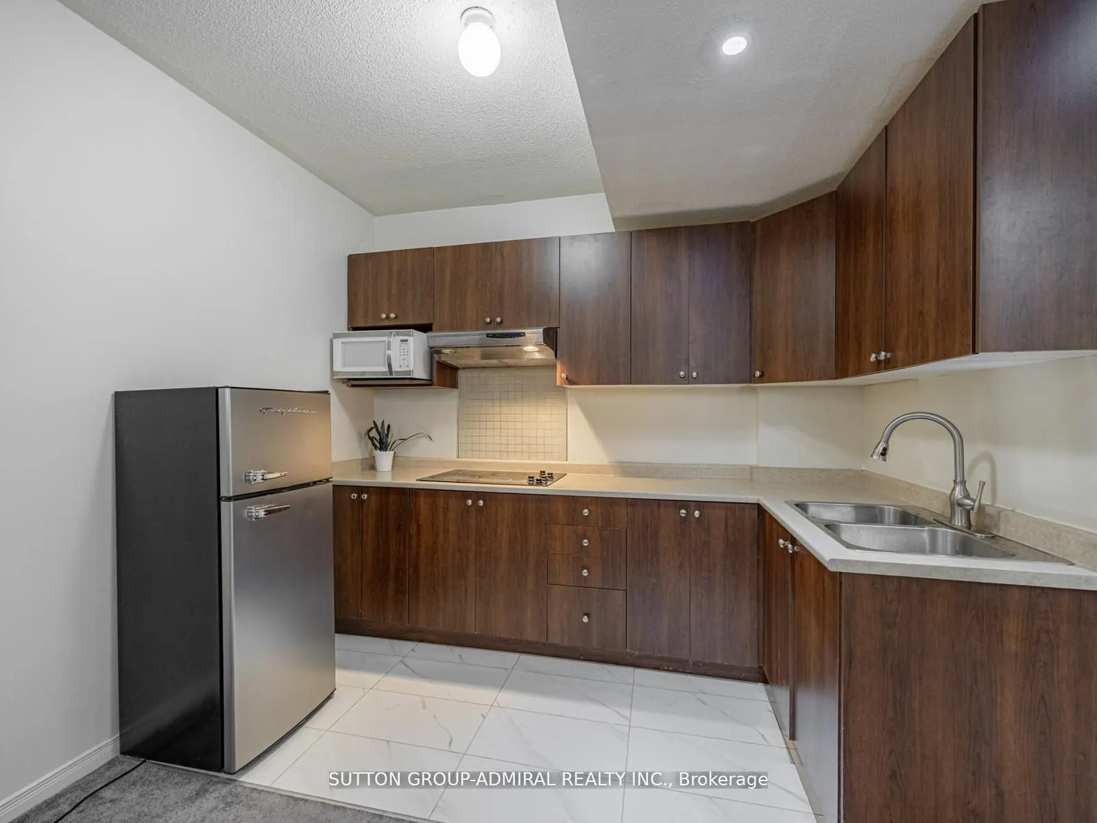 101 River Rock Crescent