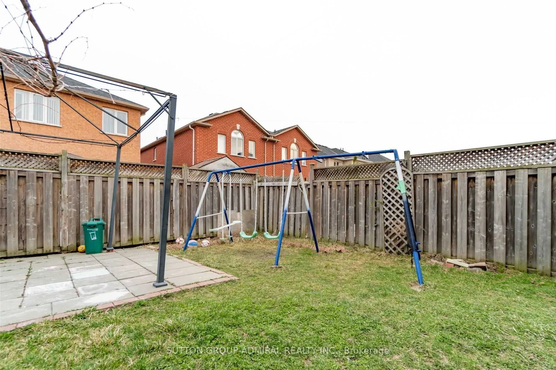 101 River Rock Crescent