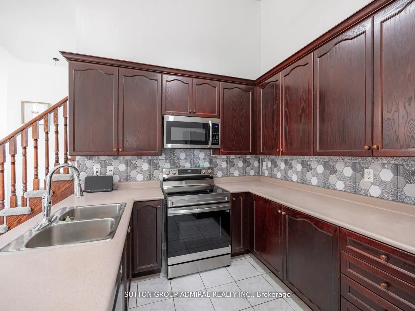 101 River Rock Crescent