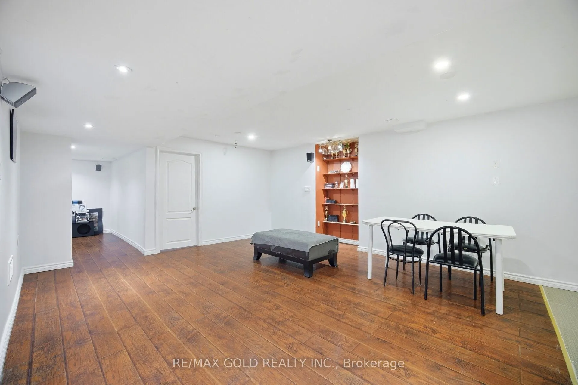 28 Latania Boulevard
