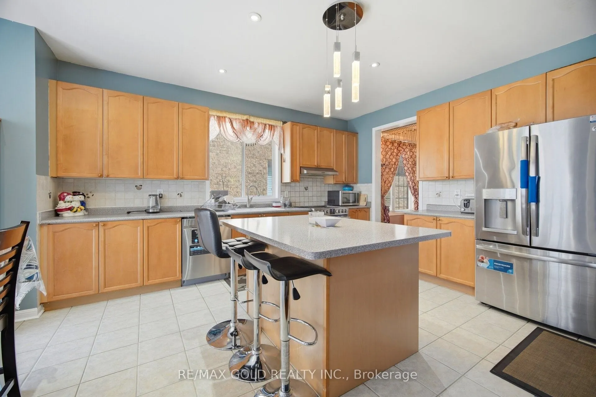 28 Latania Boulevard