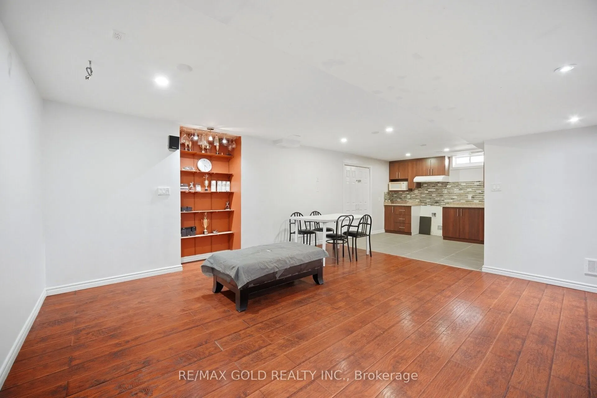 28 Latania Boulevard