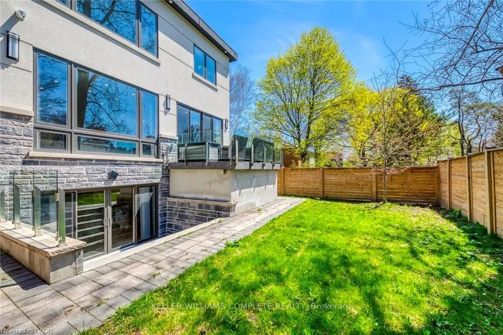 1362 KENMUIR Avenue