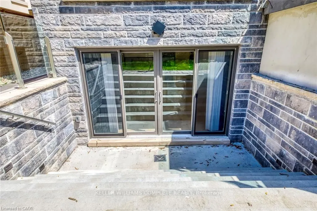 1362 KENMUIR Avenue