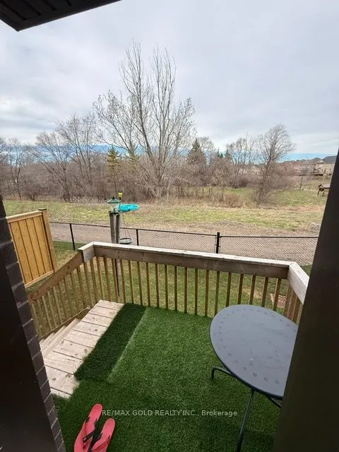 43 Queenpost Drive