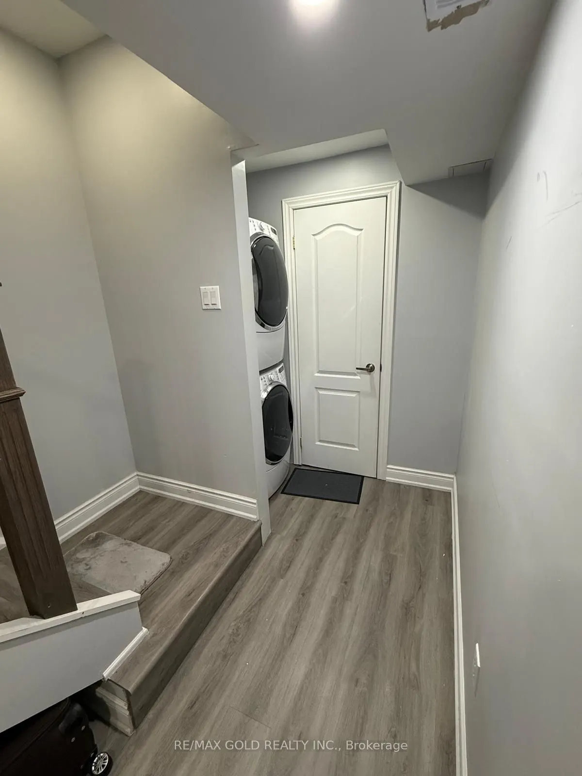 43 Queenpost Drive