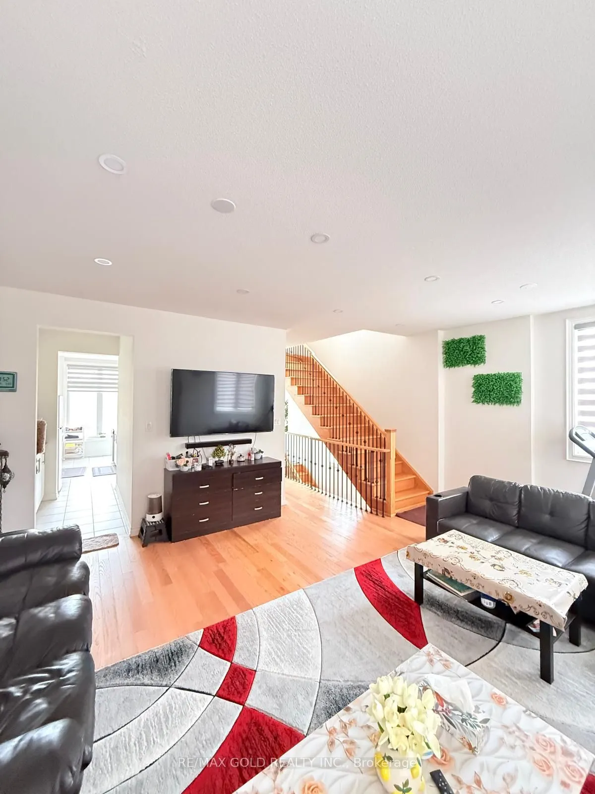 43 Queenpost Drive