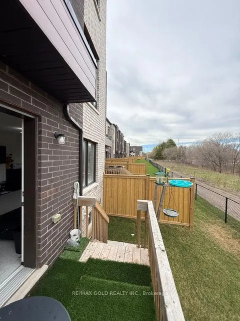 43 Queenpost Drive