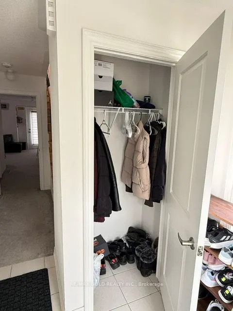 43 Queenpost Drive