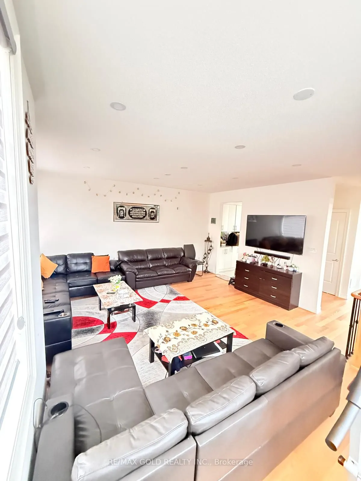 43 Queenpost Drive