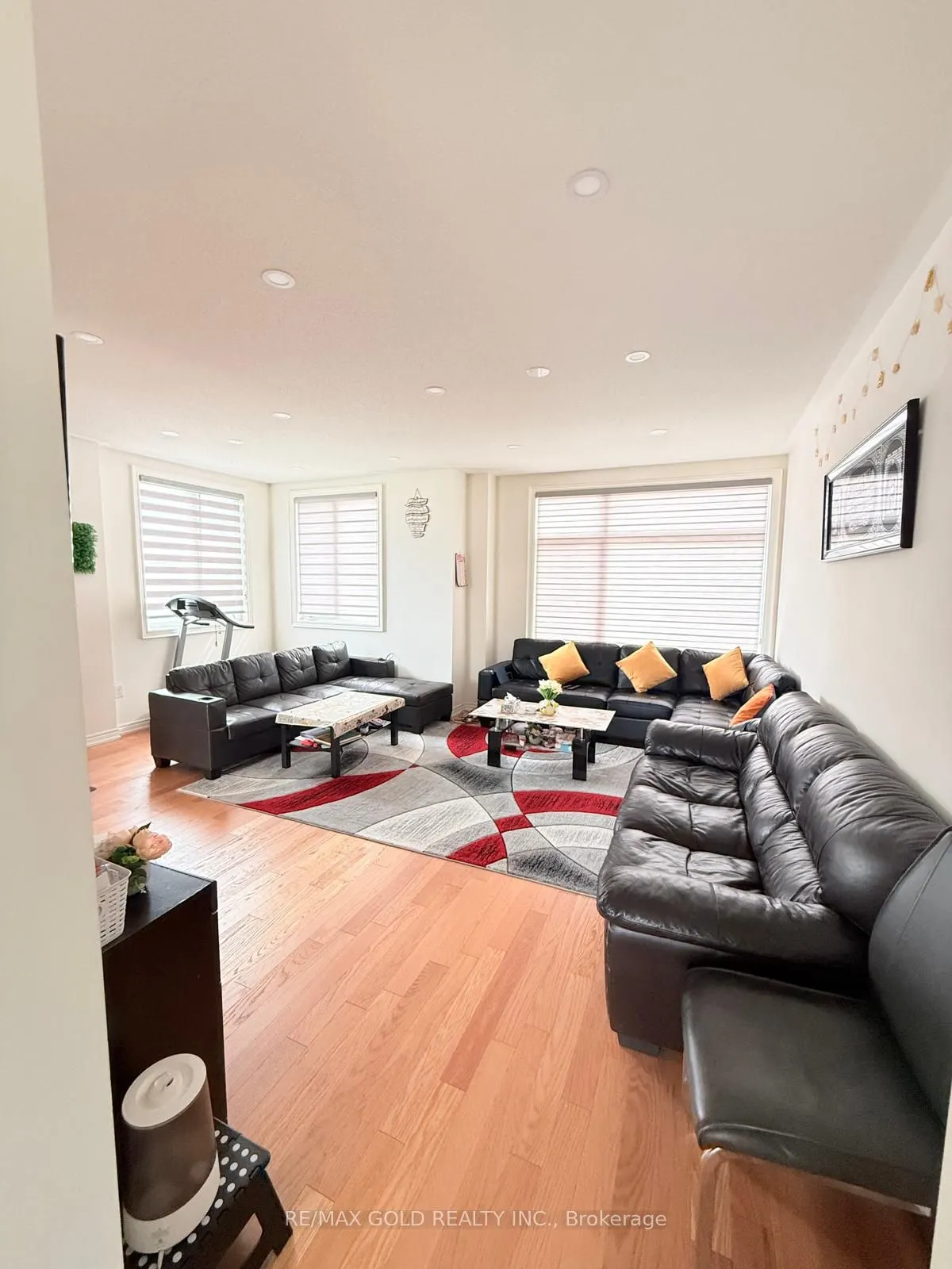 43 Queenpost Drive