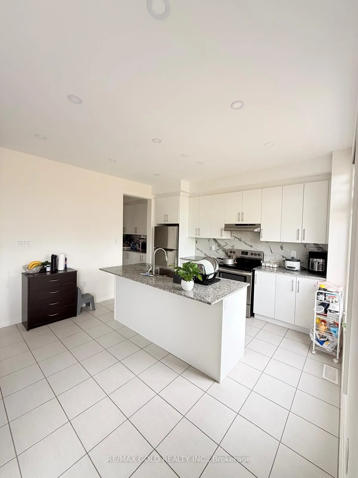 43 Queenpost Drive