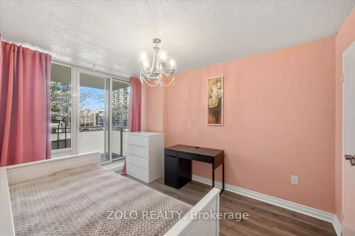 2345 Confederation Parkway #203