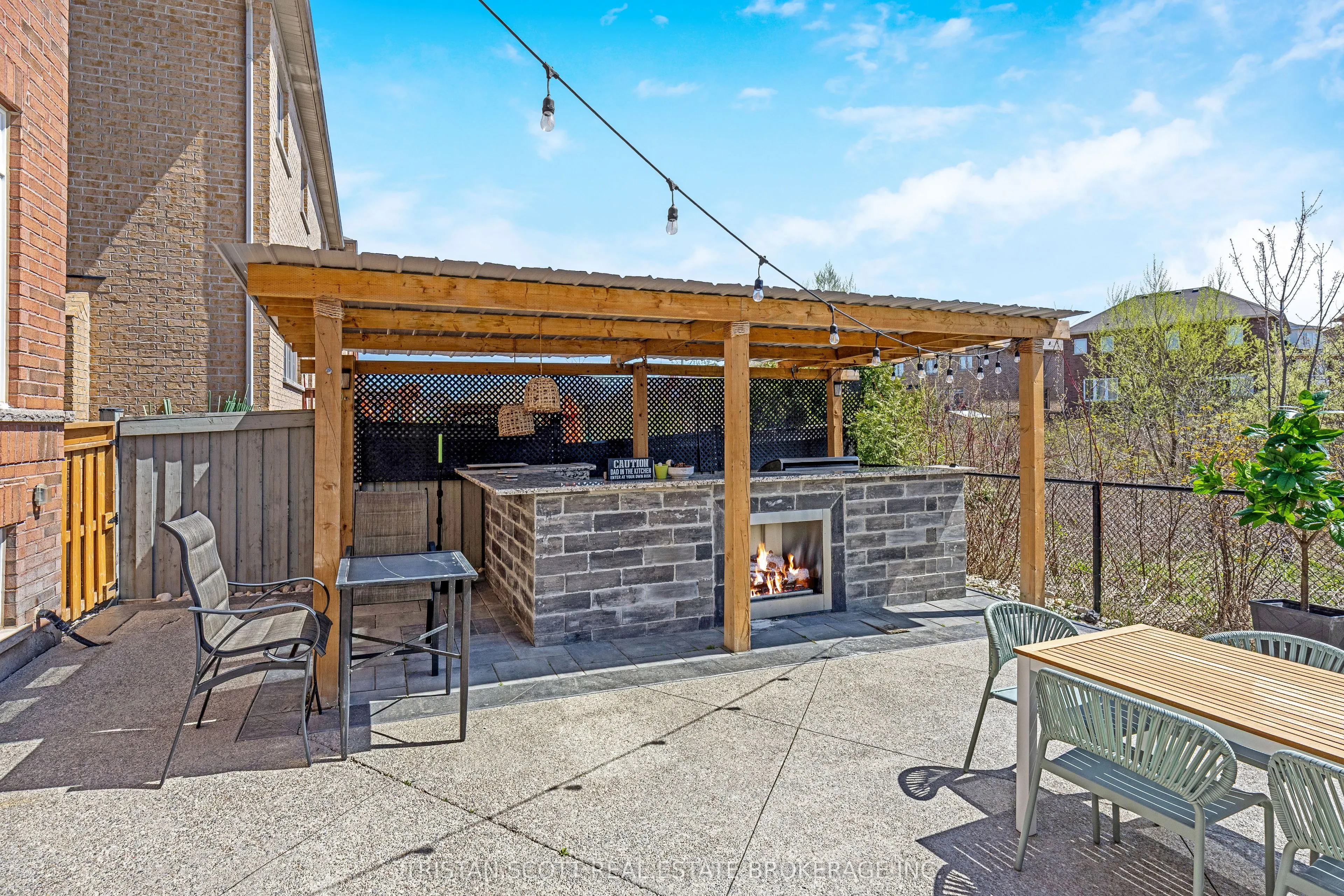 606 Nairn Circle