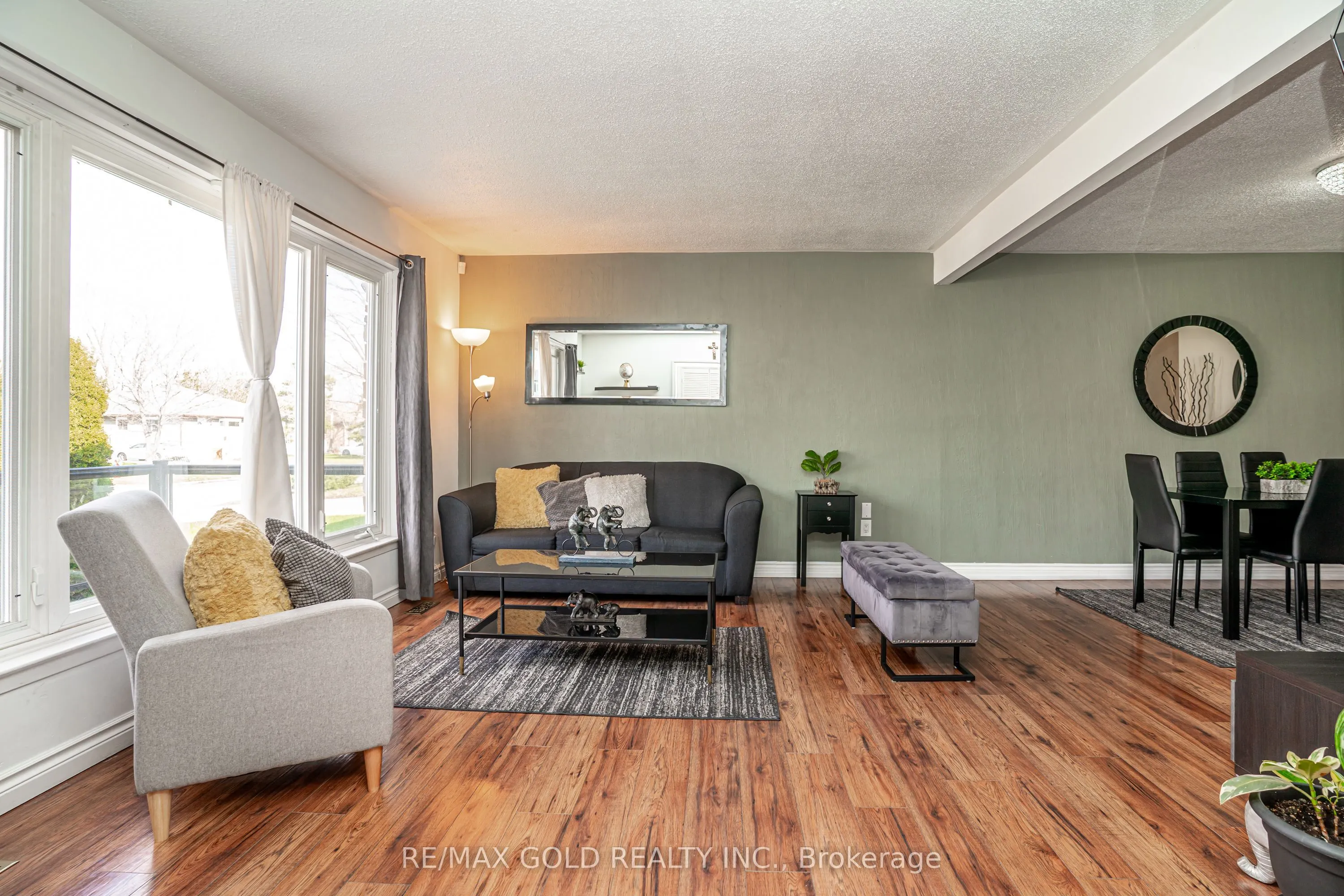 53 Davenport Crescent