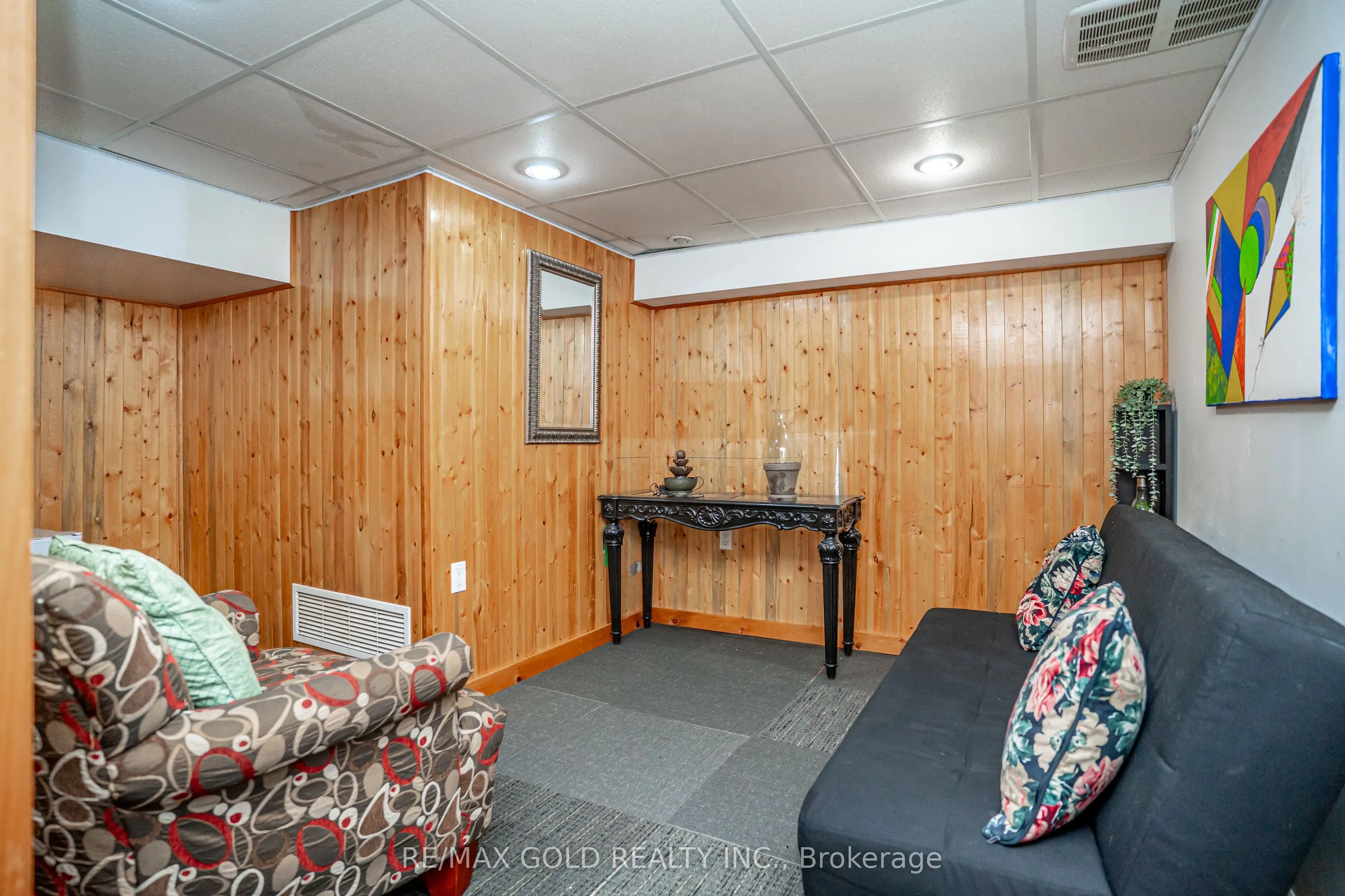 53 Davenport Crescent