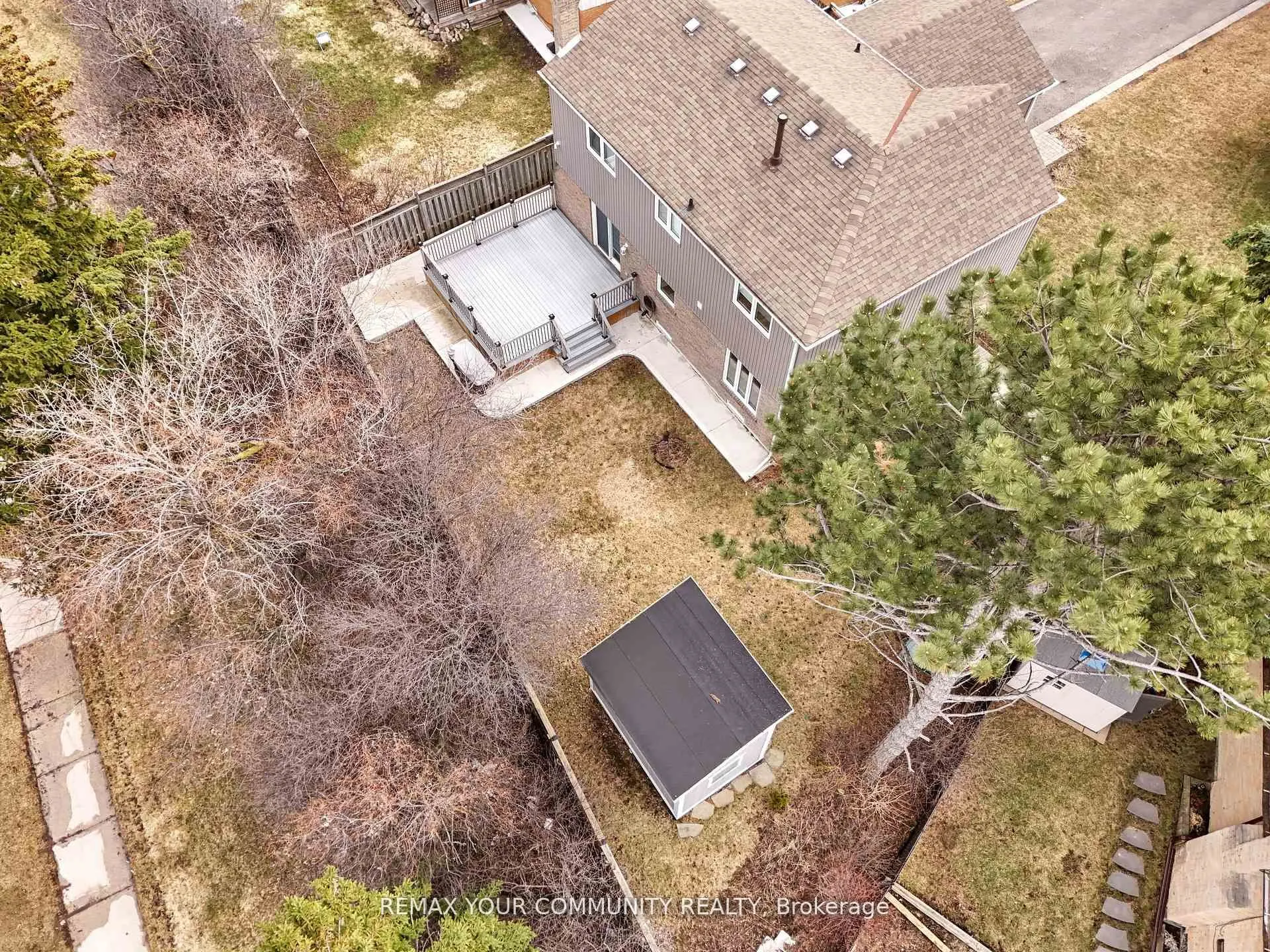 22 MADELAINE Crescent