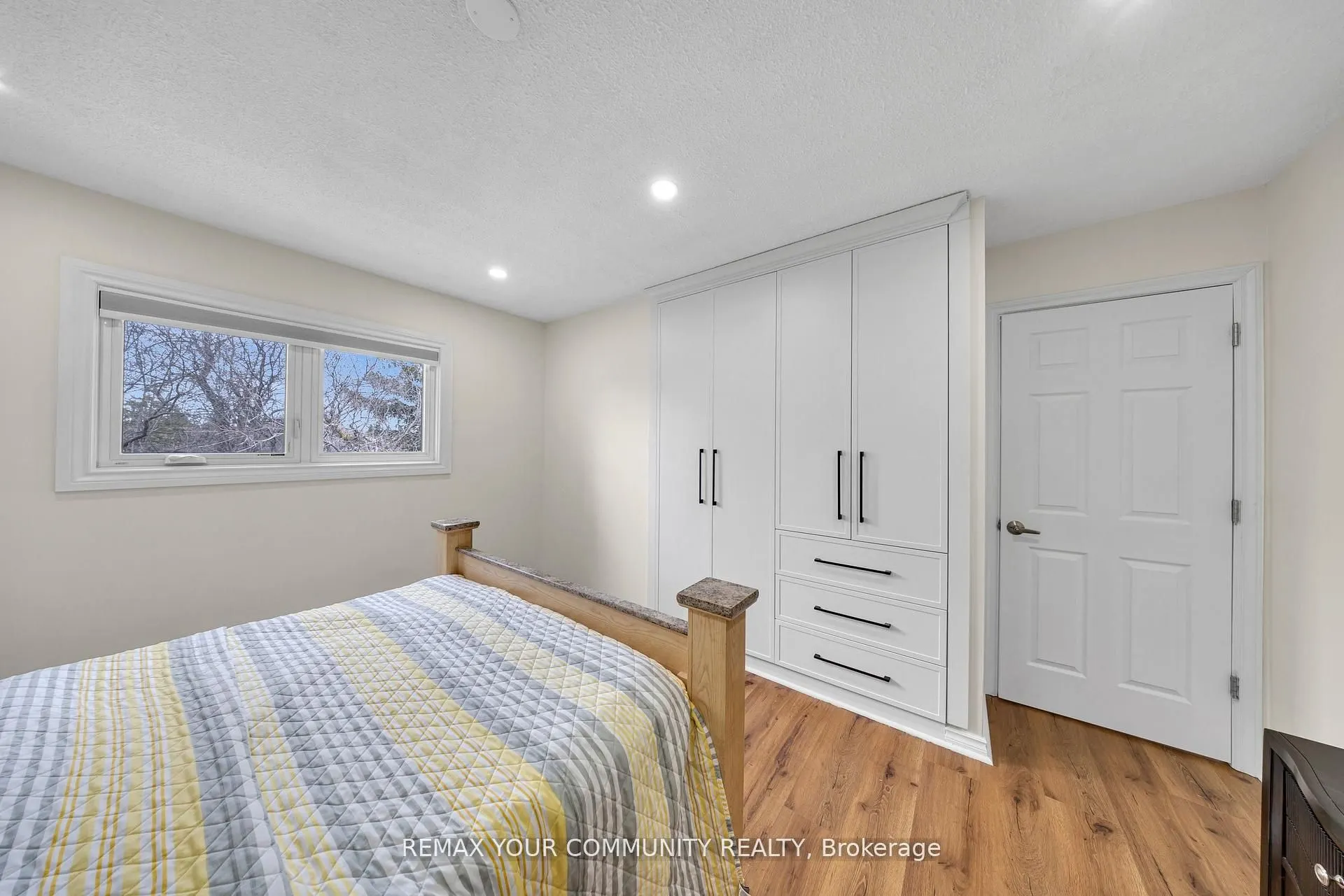 22 MADELAINE Crescent