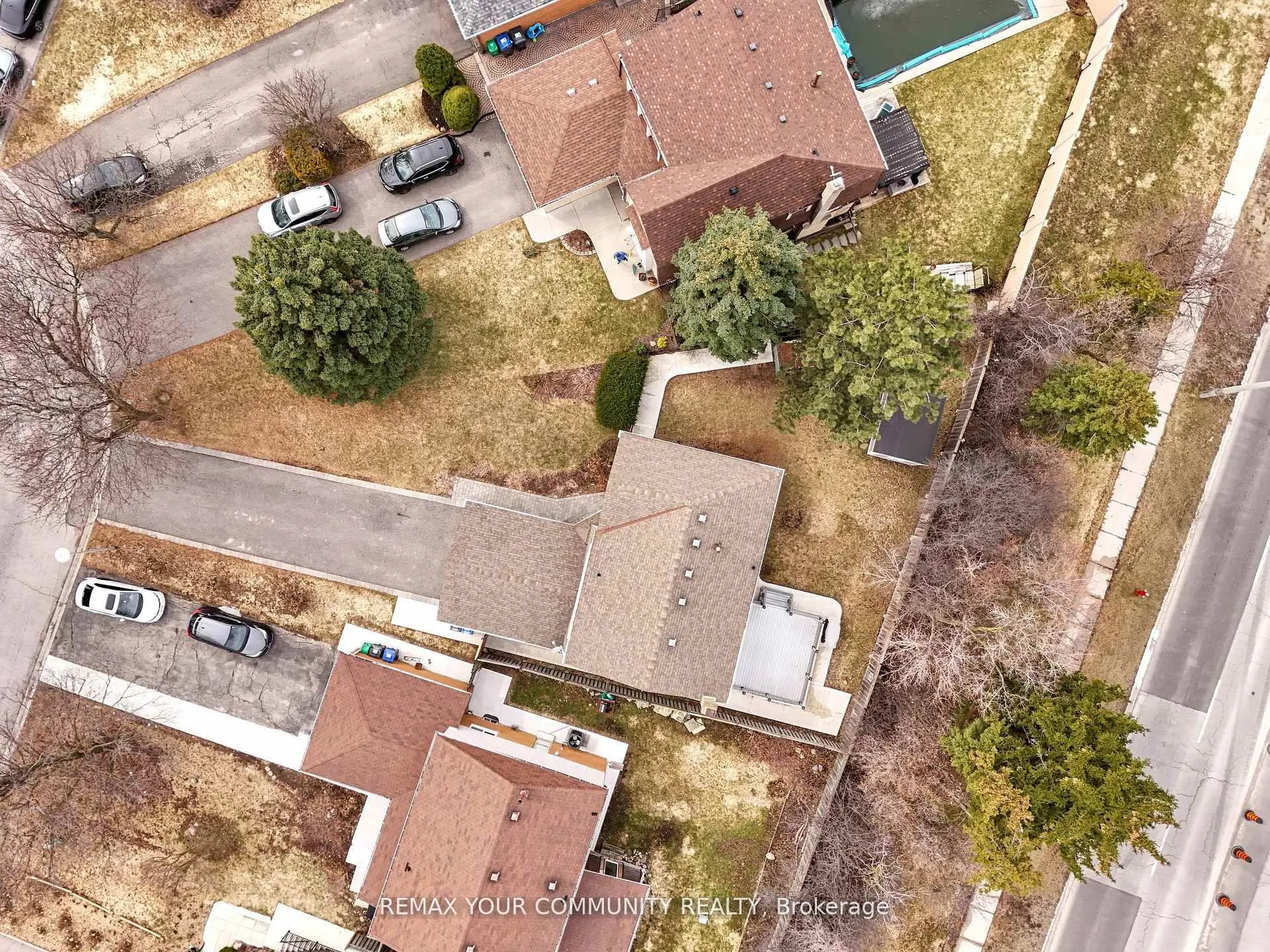 22 MADELAINE Crescent