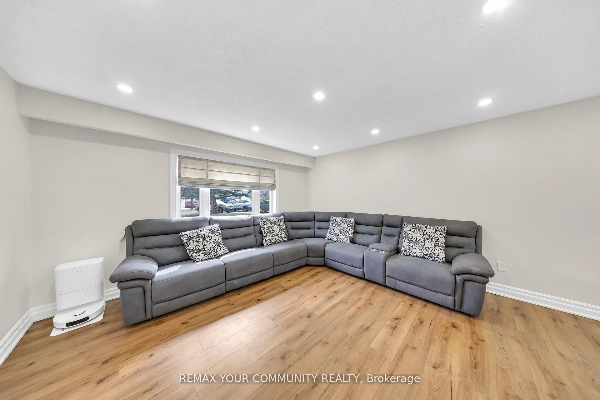 22 MADELAINE Crescent
