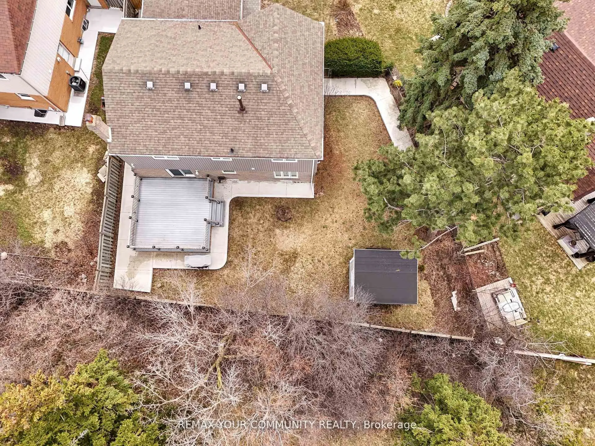 22 MADELAINE Crescent