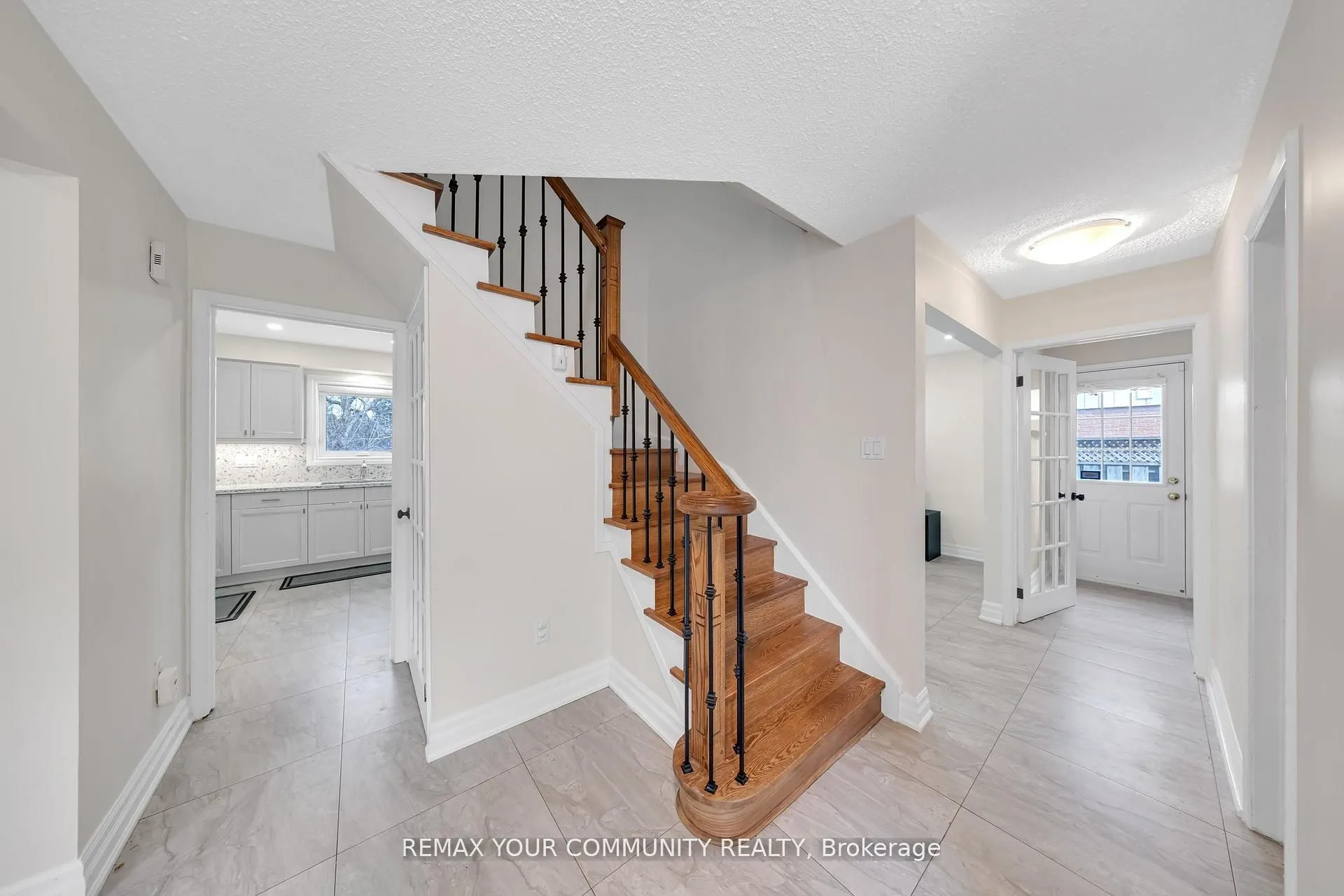 22 MADELAINE Crescent