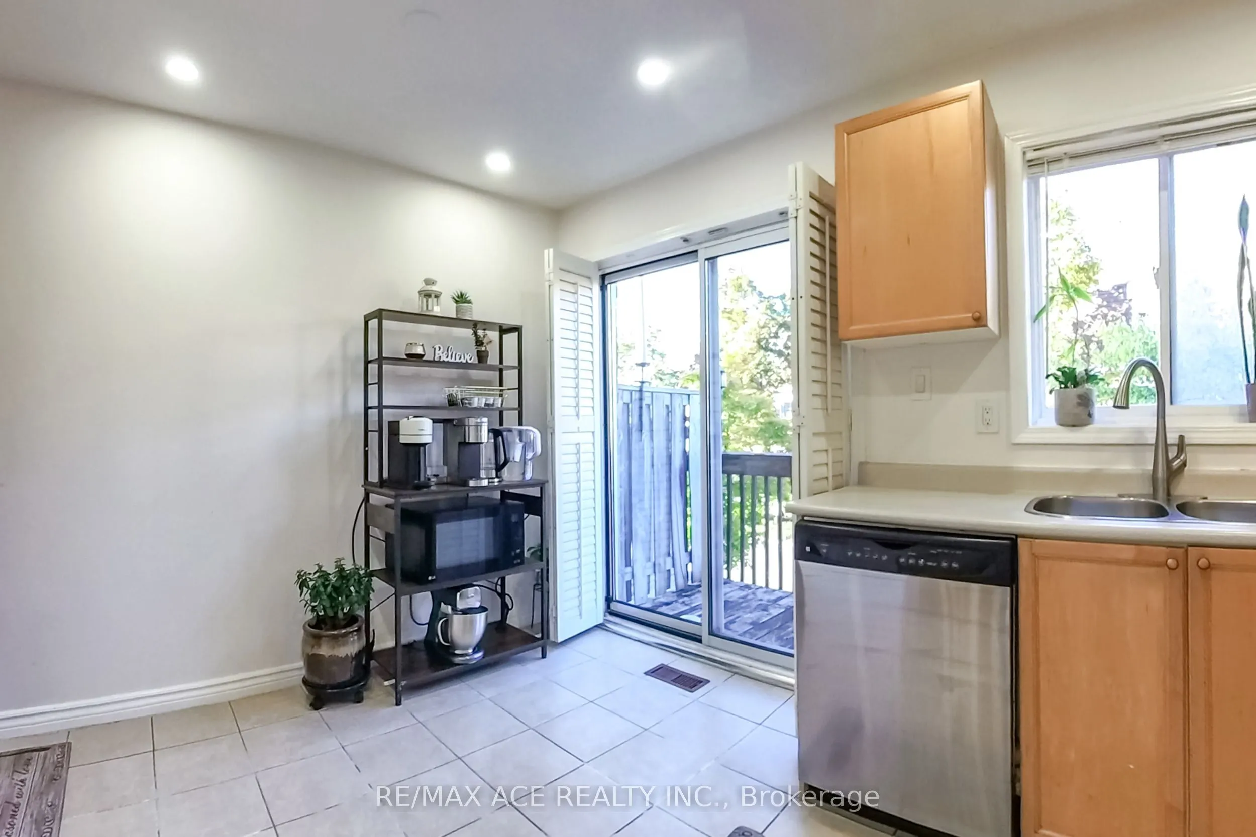 1525 South Parade Court #22