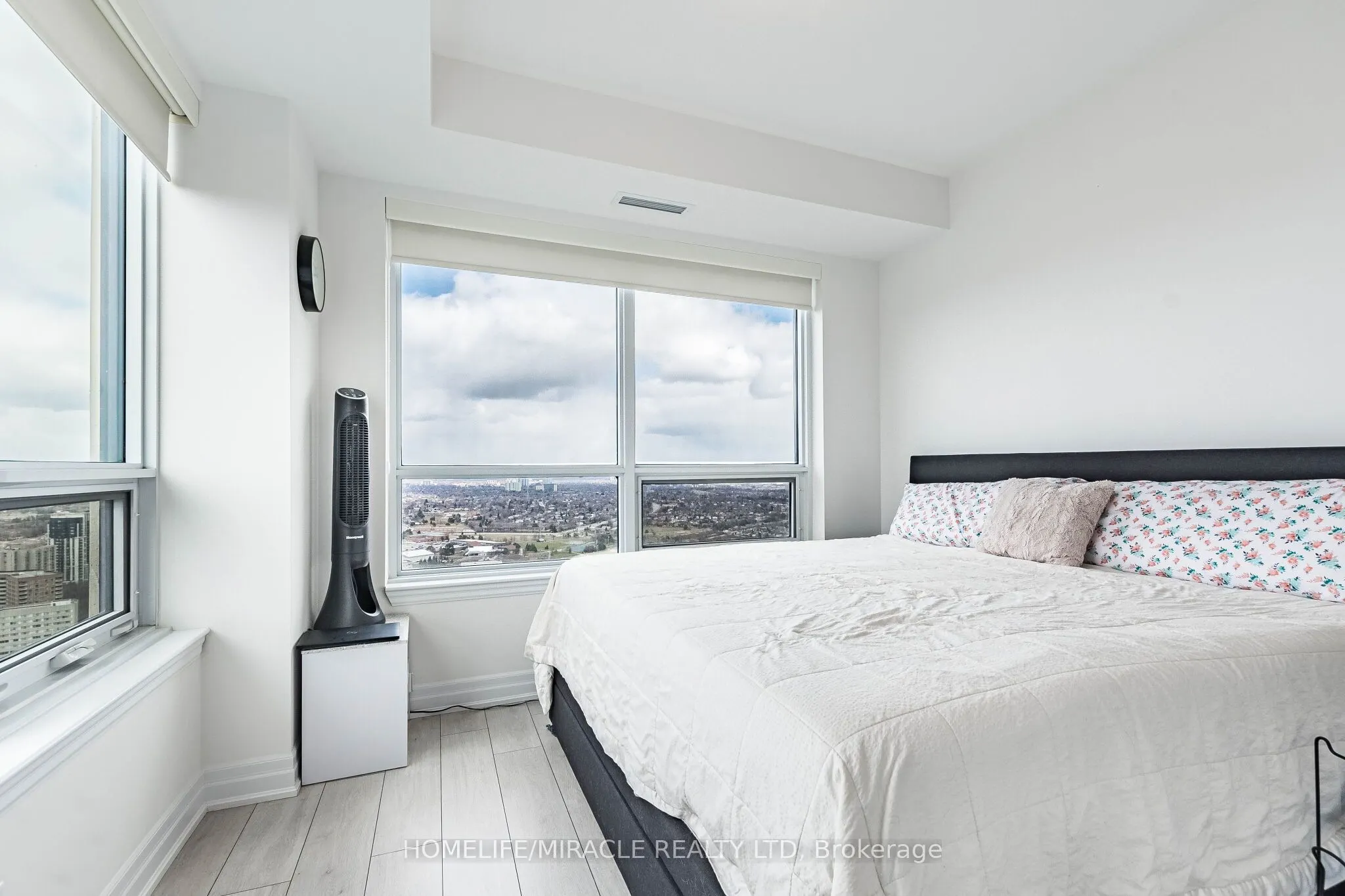30 Elm Drive #3802