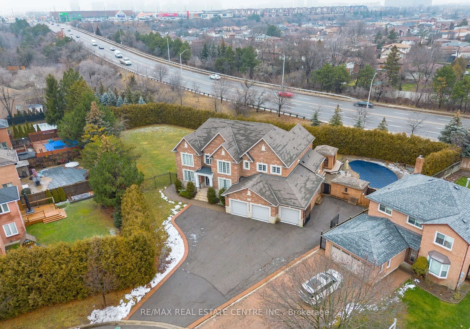2489 Olinda Court