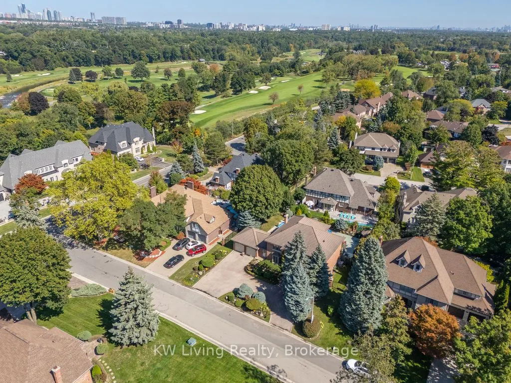 1070 Geran Crescent