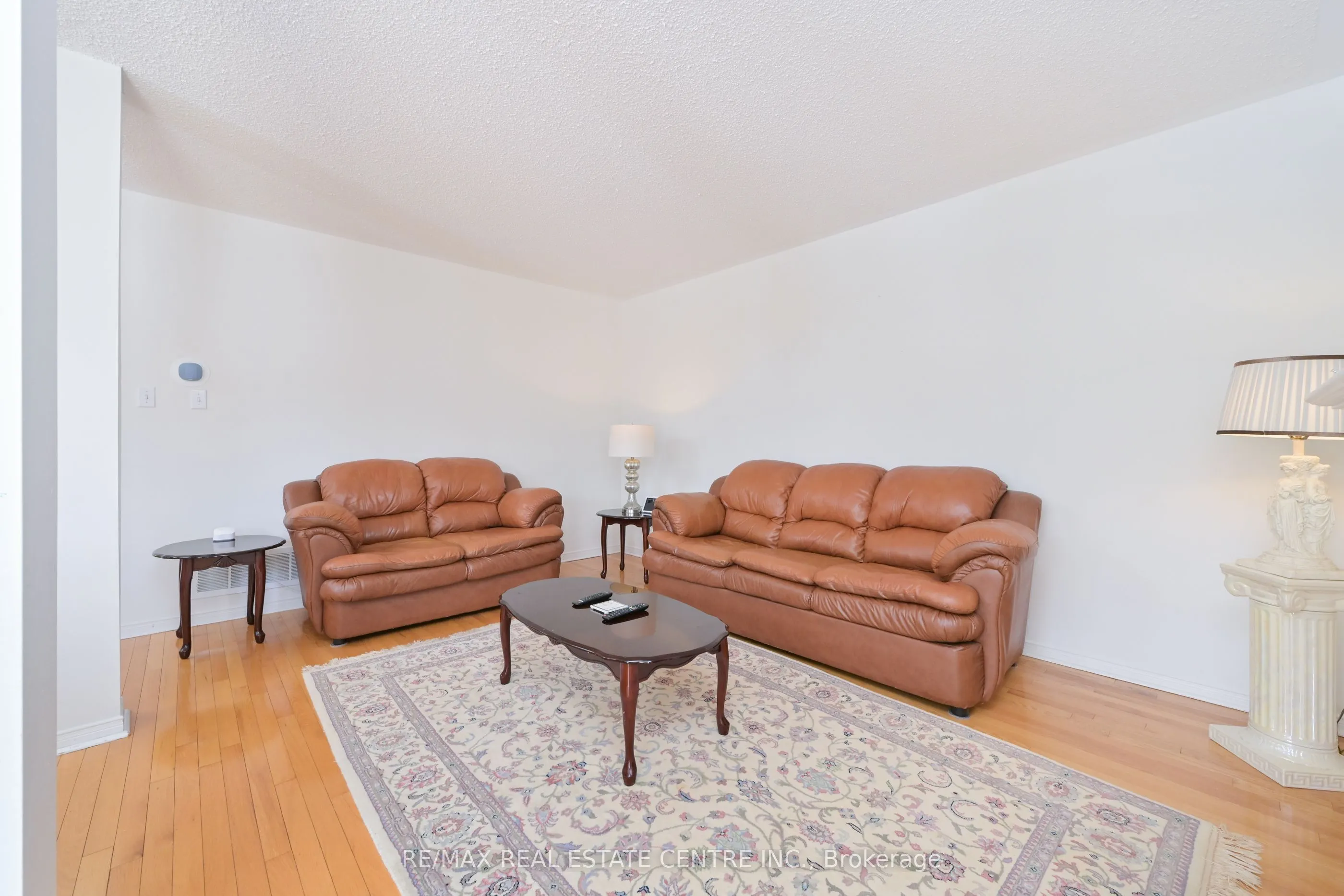 5554 Linwell Place