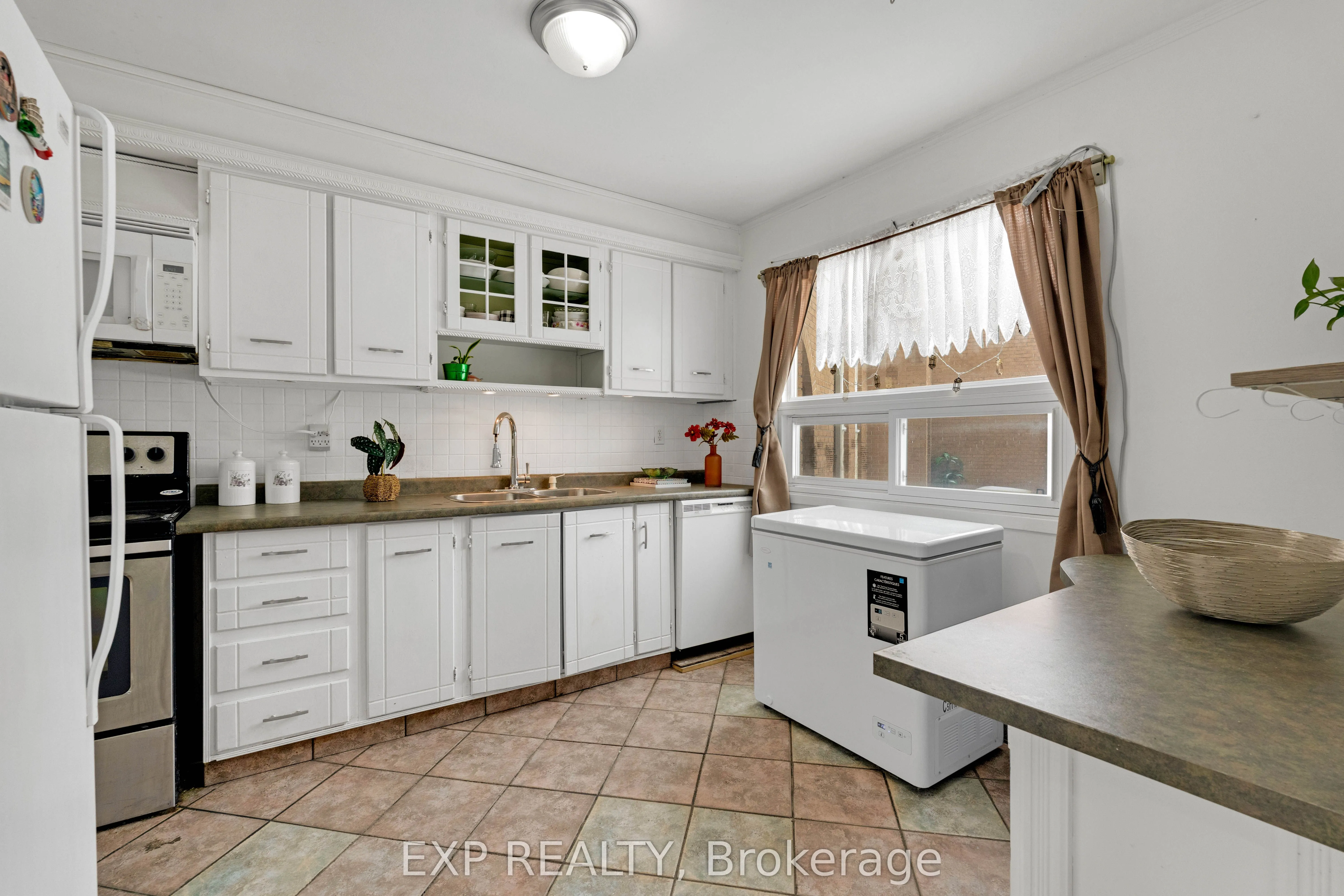 1180 Mississauga Valley Boulevard #4