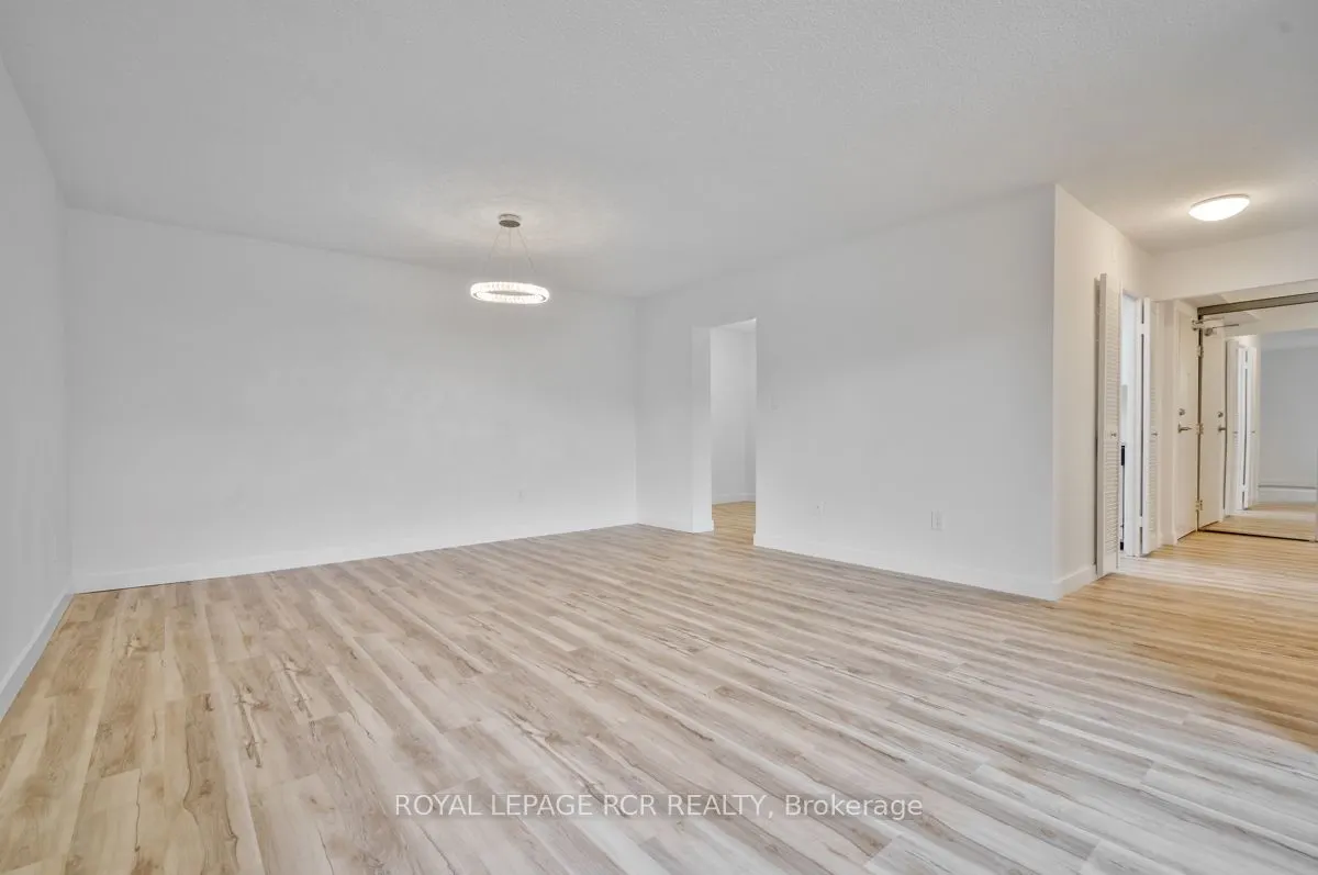 1535 Lakeshore Road E #205