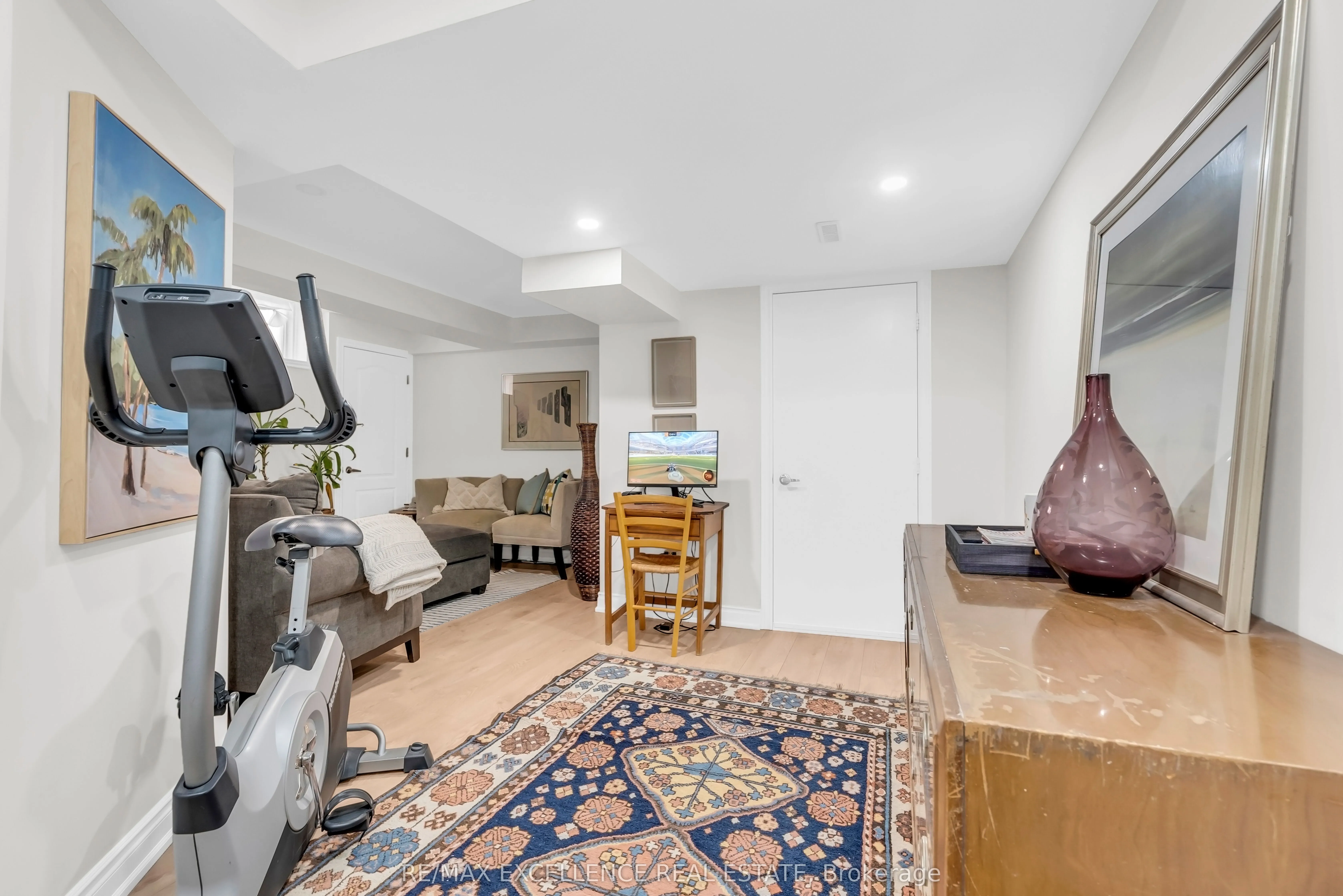 40 Imperial Lakes Drive